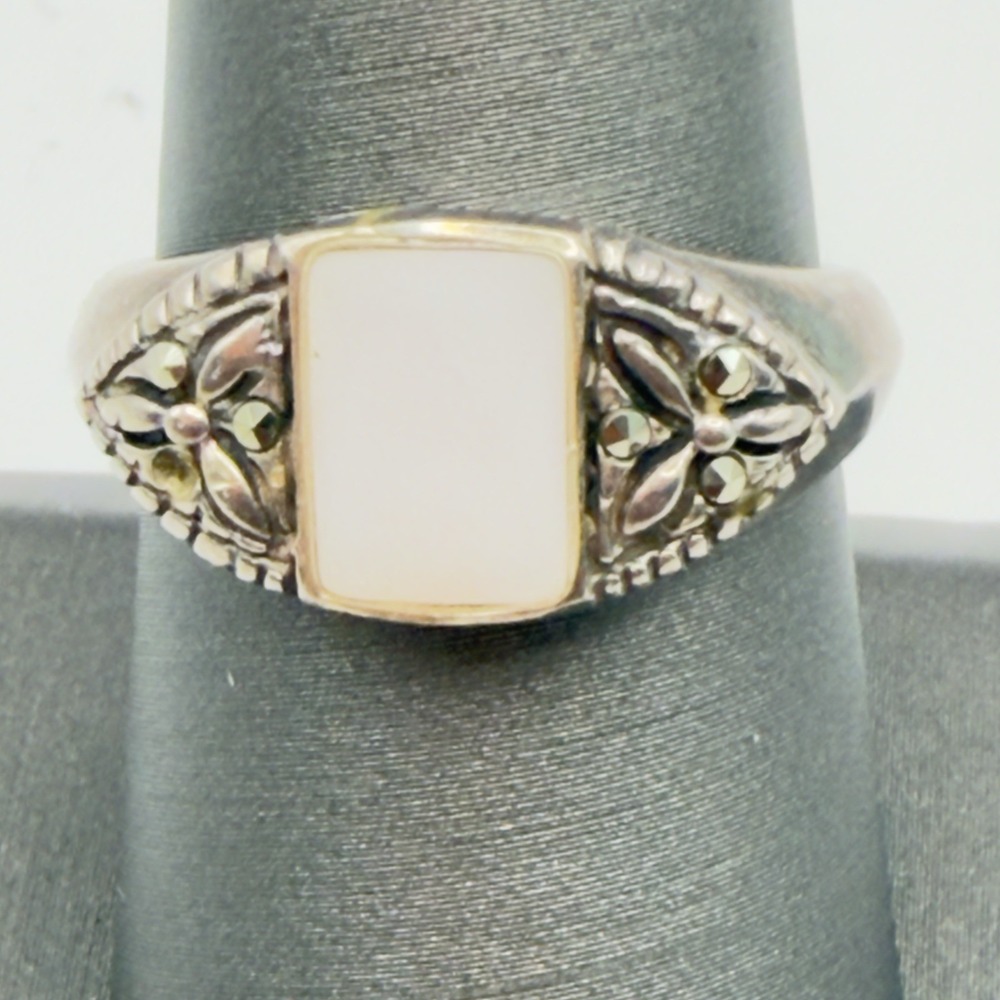 Vintage Sterling Silver 925 Pink  Mother Of Pearl Marcasite Ring Sz 8